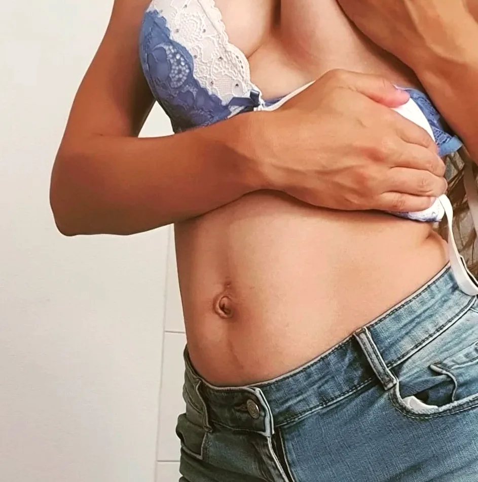Julia, 28