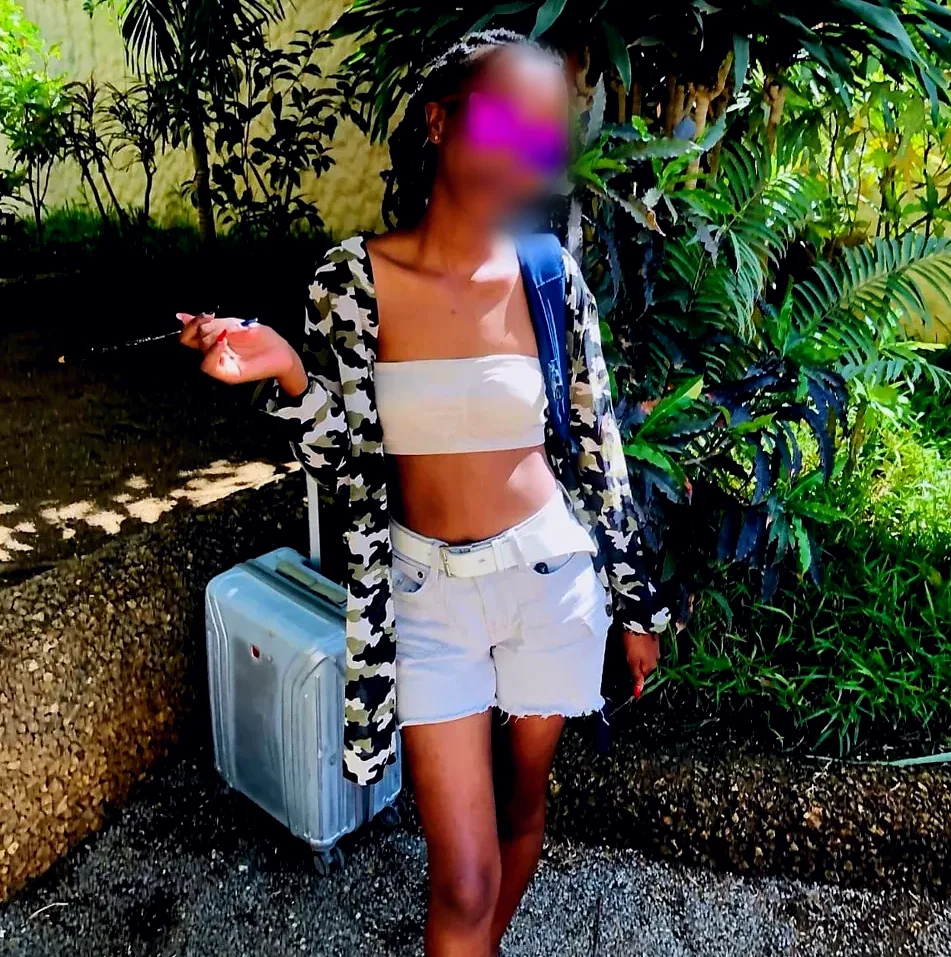 Nora, 21