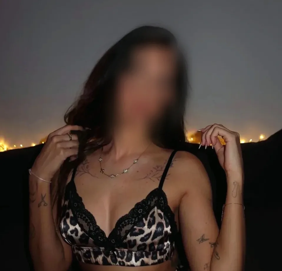Signe, 24